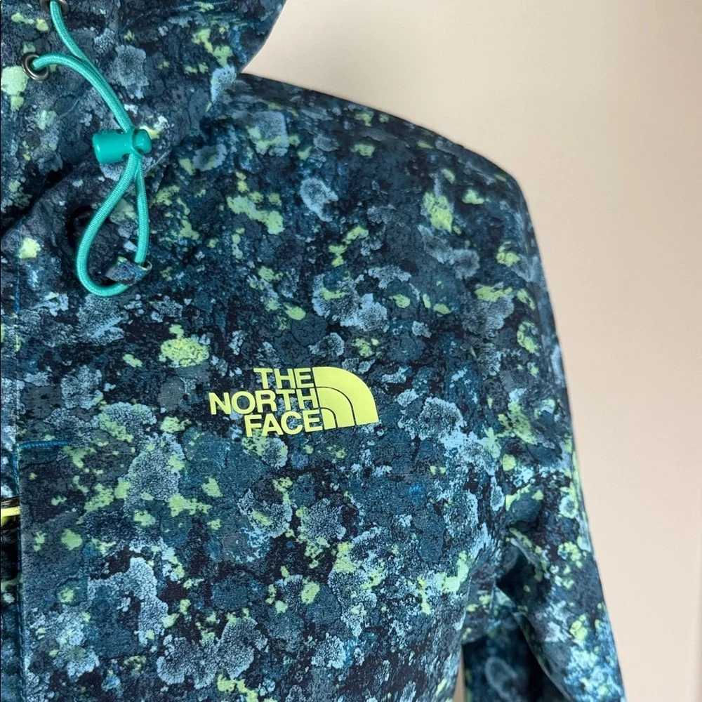 The North Face Women's Floral Pattern Ski Jacket - Picture 3 of 11